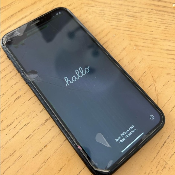 iPhone XR - Picture 1 of 3